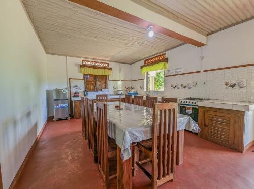 Table à manger pour 10 personnes